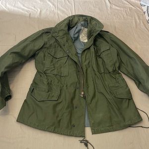 MAN’S, FIELD military  canvas💯 % cotton Coat sz.MEDIUM Hooded green olive color